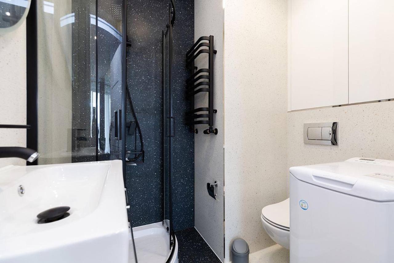 Apartament Easy & Comfortable, With Balcony, Very Close To The Center