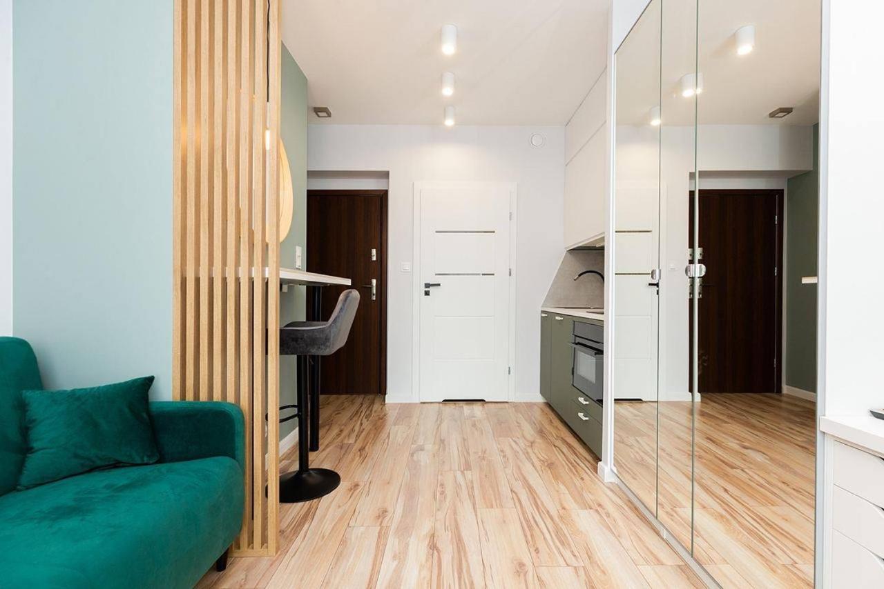Apartament Easy & Comfortable, With Balcony, Very Close To The Center