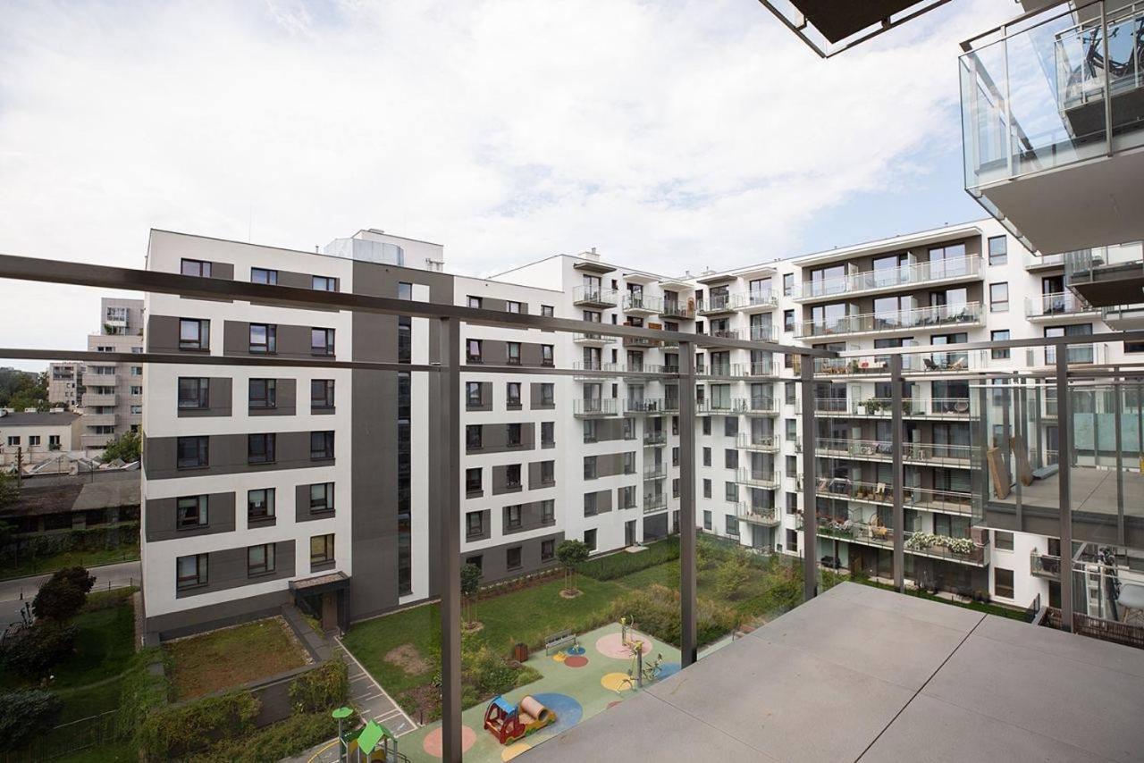 Easy & Comfortable, With Balcony, Very Close To The Center Apartament