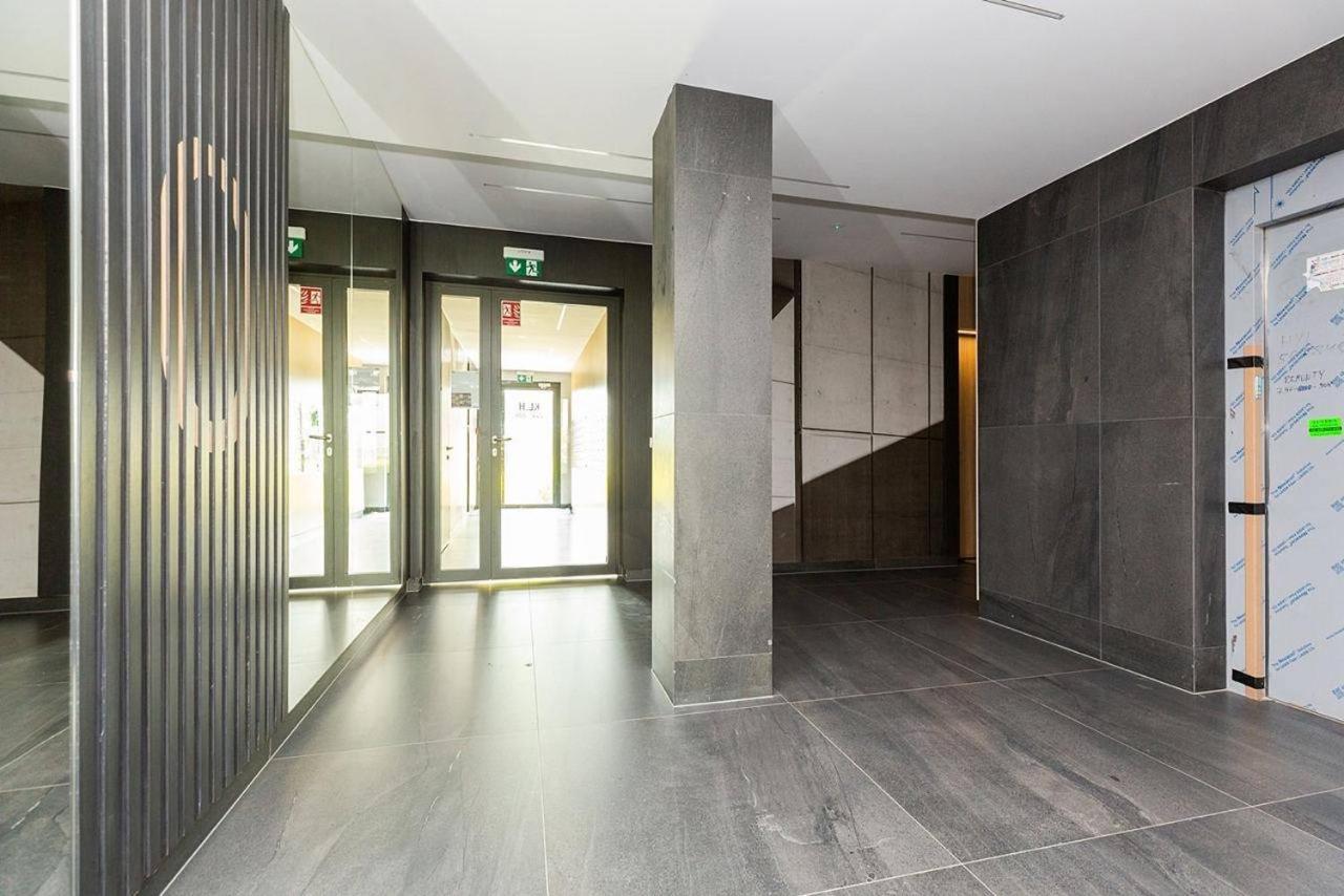 Apartament Easy & Comfortable, With Balcony, Very Close To The Center